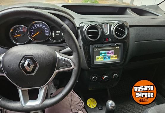 Utilitarios - Renault Kangoo 2022 Nafta 65000Km - En Venta