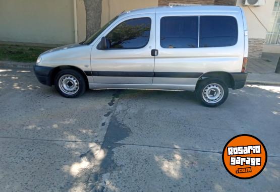 Utilitarios - Peugeot PARTNER 1.9DIESEL 2009 Diesel 111111Km - En Venta