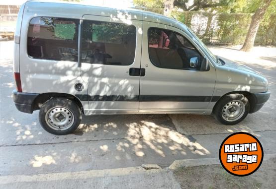 Utilitarios - Peugeot PARTNER 1.9DIESEL 2009 Diesel 111111Km - En Venta