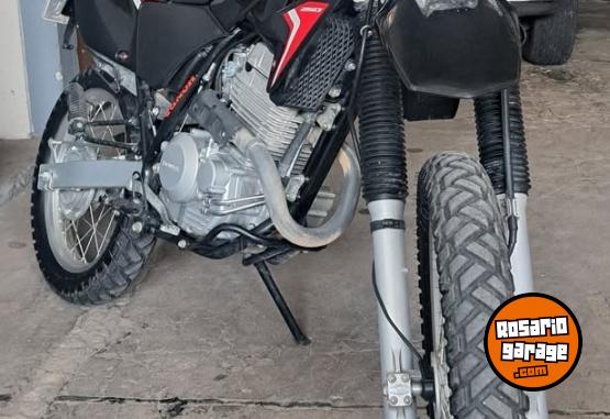 Motos - Honda XR 250 TORNADO 2024 Nafta 3000Km - En Venta