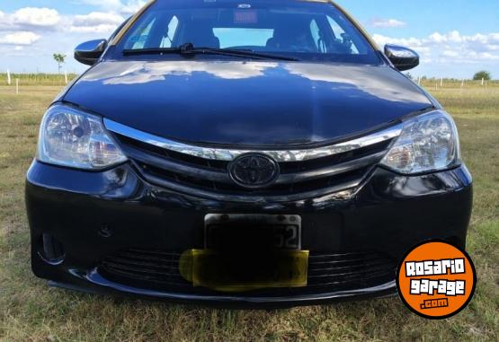 Autos - Toyota Etios 2015 GNC 899999Km - En Venta