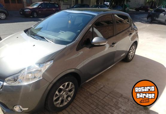 Autos - Peugeot 208 2015 Nafta 79600Km - En Venta