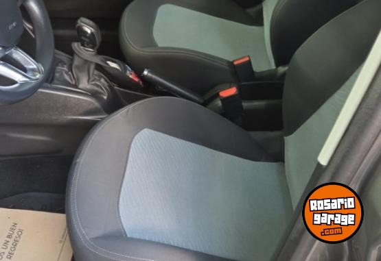 Autos - Peugeot 208 2015 Nafta 79600Km - En Venta