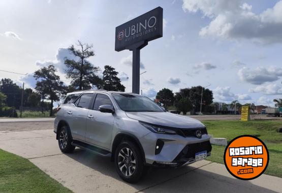 Autos - Toyota SW4 SRX 2.8 AT 4x4 2024 Diesel 106800Km - En Venta