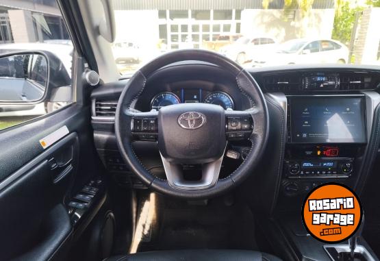 Autos - Toyota SW4 SRX 2.8 AT 4x4 2024 Diesel 106800Km - En Venta