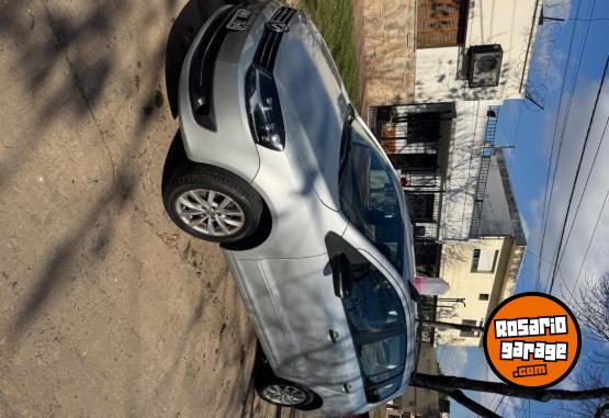 Autos - Volkswagen Suran 2014 Nafta 180000Km - En Venta