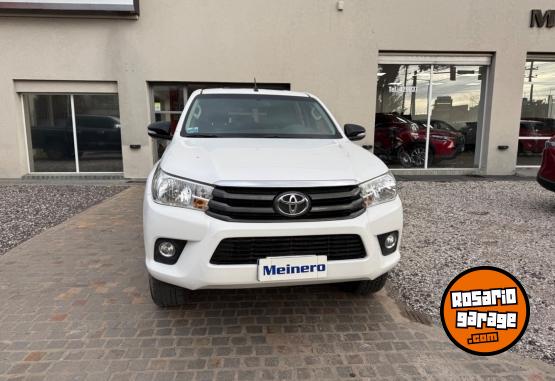 Camionetas - Toyota Hilux sr 2017 Nafta 157000Km - En Venta