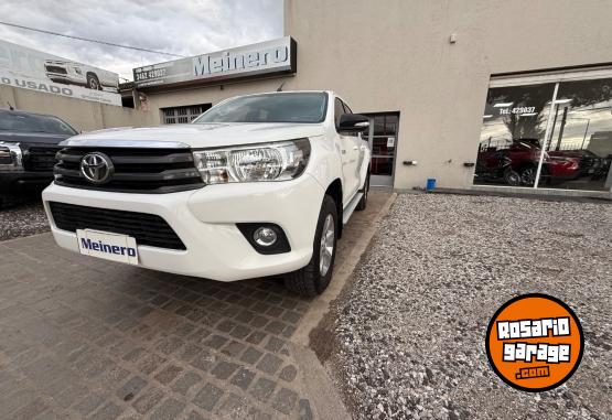 Camionetas - Toyota Hilux sr 2017 Nafta 157000Km - En Venta