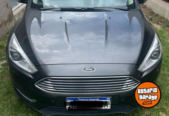 Autos - Ford FOCUS 2.0 Titanium 2017 Nafta 210000Km - En Venta