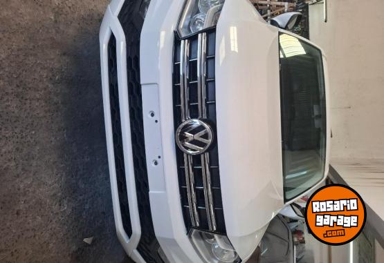 Camionetas - Volkswagen AMAROK TRENDLINE 2021 Diesel 66000Km - En Venta