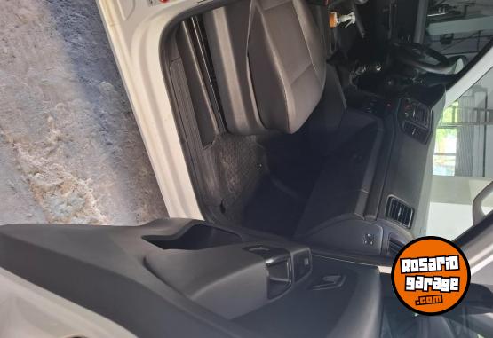 Camionetas - Volkswagen AMAROK TRENDLINE 2021 Diesel 66000Km - En Venta