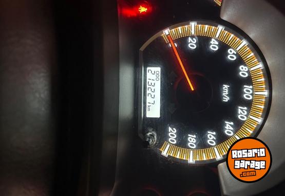 Camionetas - Toyota Hilux DC 4x4 2015 Diesel 213500Km - En Venta