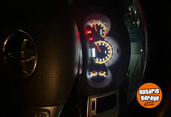 Camionetas - Toyota Hilux DC 4x4 2015 Diesel 213500Km - En Venta