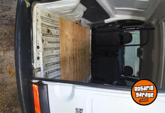 Utilitarios - Renault Kangoo 2015 Nafta 35000Km - En Venta