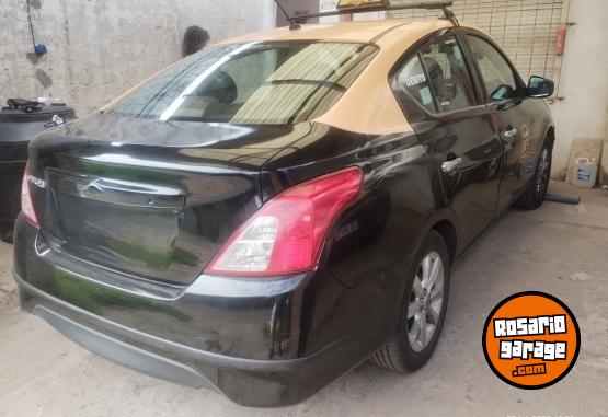 Autos - Nissan Versa 2018 GNC 111111Km - En Venta