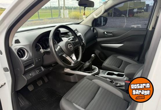 Camionetas - Nissan NISSAN Frontier XE 2023 Diesel 68000Km - En Venta