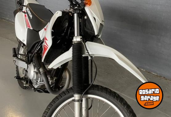 Motos - Honda Tornado XR 250 2020 Nafta 12900Km - En Venta