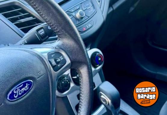 Autos - Ford SE POWERSHIFT 2019 Nafta 95000Km - En Venta