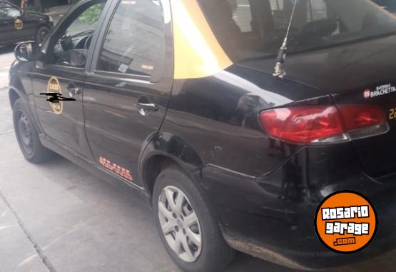 Autos - Fiat Siena 2017 GNC 250000Km - En Venta