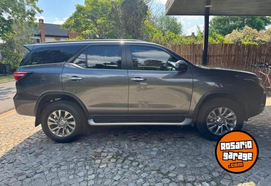 Autos - Toyota SW4 2023 Diesel 120000Km - En Venta