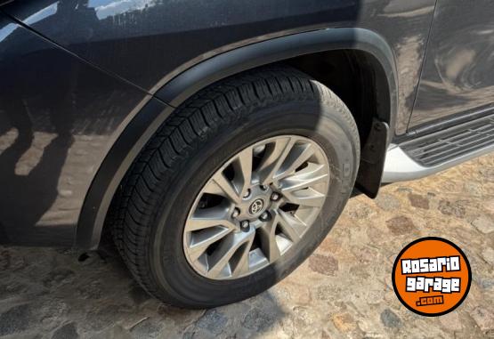 Autos - Toyota SW4 2023 Diesel 120000Km - En Venta