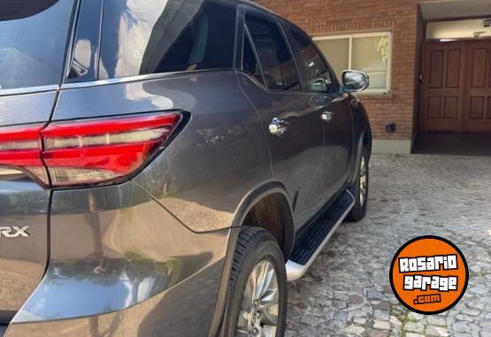 Autos - Toyota SW4 2023 Diesel 120000Km - En Venta