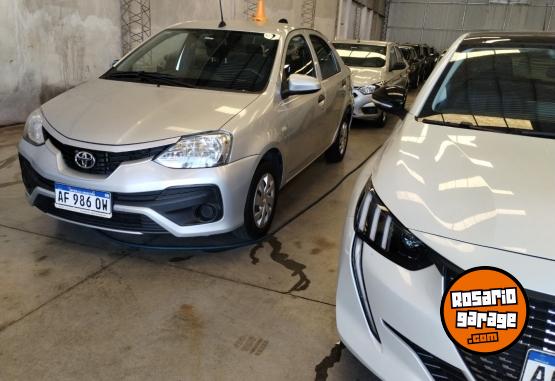 Autos - Toyota ETIOS caja manual 6 2023 Nafta 51000Km - En Venta
