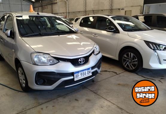 Autos - Toyota ETIOS caja manual 6 2023 Nafta 51000Km - En Venta