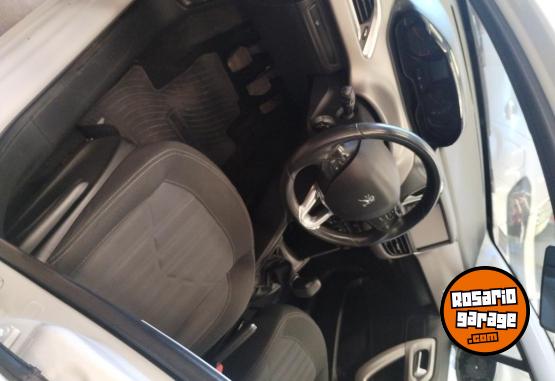 Autos - Peugeot 208 Allure 1.6 navegador 2017 Nafta  - En Venta