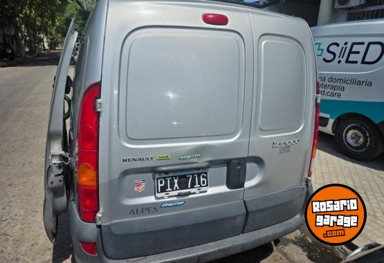 Utilitarios - Renault Kangoo 2015 GNC 98000Km - En Venta