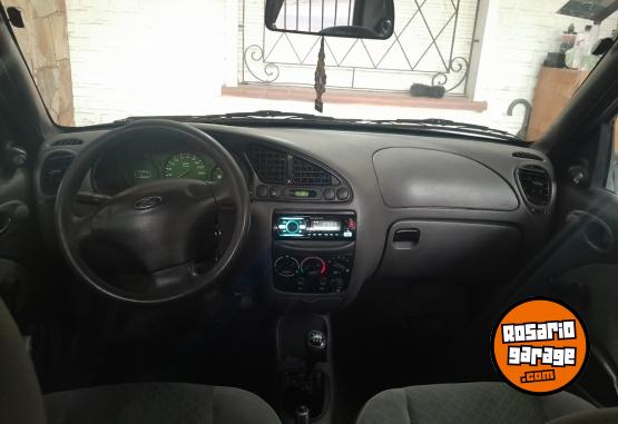 Autos - Ford Fiesta 2000 Diesel 111111Km - En Venta