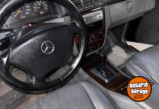 Camionetas - Mercedes Benz ML 320 LUXU AUT 1999 Nafta 210500Km - En Venta
