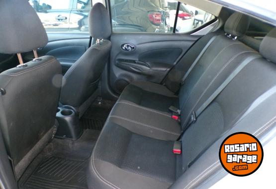 Autos - Nissan versa advance m/t gnc 2018 Nafta - En Venta