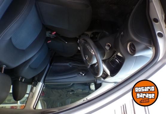 Autos - Nissan versa advance m/t gnc 2018 Nafta - En Venta