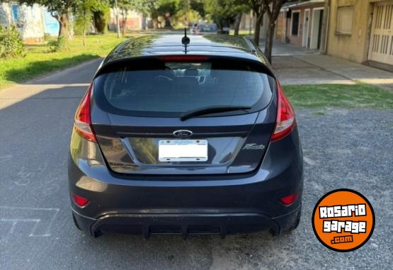 Autos - Ford Fiesta Kinetic Titanium 2013 Nafta 160000Km - En Venta