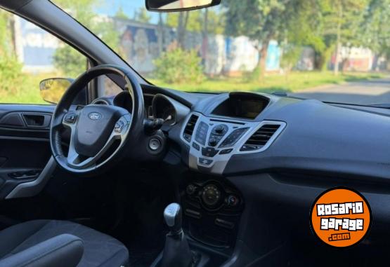 Autos - Ford Fiesta Kinetic Titanium 2013 Nafta 160000Km - En Venta