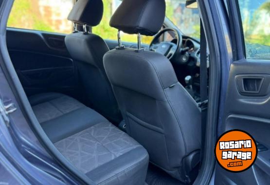 Autos - Ford Fiesta Kinetic Titanium 2013 Nafta 160000Km - En Venta