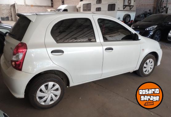 Autos - Toyota ETIOS Yaris polo onix 2021 Nafta 2650Km - En Venta