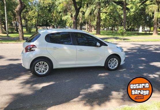 Autos - Peugeot 208 ALLURE 2019 Nafta 70000Km - En Venta