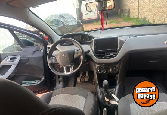Autos - Peugeot 208 2014 Nafta 133300Km - En Venta