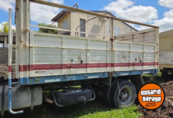 Camiones y Gr�as - LIQUIDO. escucho ofertas de contado - En Venta