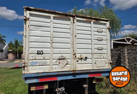 Camiones y Gr�as - LIQUIDO. escucho ofertas de contado - En Venta