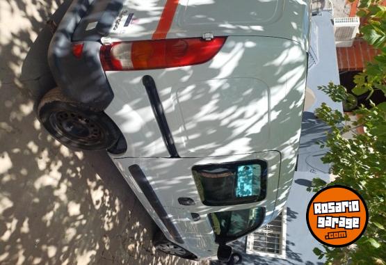 Utilitarios - Renault Kangoo 2013 GNC 280000Km - En Venta