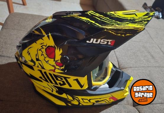 Accesorios para Motos - Casco de moto just 1 edici�n especial y antiparras just 1 como nuevo tiene la bolsa el casco y las antiparras tambien con mica de repuesto todo como nuevo casi sin uso em excelente estado .. - En Venta