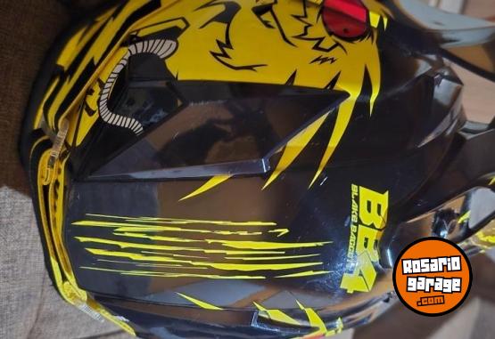 Accesorios para Motos - Casco de moto just 1 edici�n especial y antiparras just 1 como nuevo tiene la bolsa el casco y las antiparras tambien con mica de repuesto todo como nuevo casi sin uso em excelente estado .. - En Venta