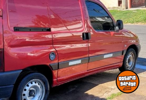 Utilitarios - Peugeot Partner 2008 Diesel 200000Km - En Venta