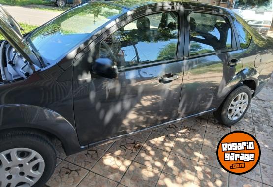 Autos - Ford Fiesta max 2011 Nafta 215000Km - En Venta