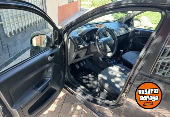 Autos - Ford Fiesta max 2011 Nafta 215000Km - En Venta