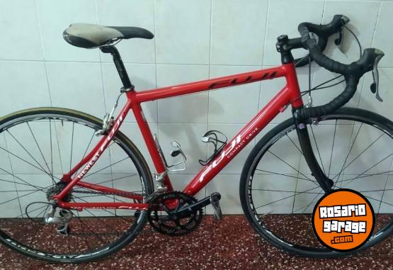 Deportes - SPORT MOTO:  BICICLETA DE CARRERA FUJI 18 VELOCIDADES SHIMANO 105  HORQUILLA DE CARBONO CUADRO DE ALUMINIO EXCELENTE ESTADO - En Venta