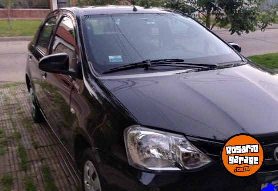 Autos - Toyota Etios 2013 Nafta 163200Km - En Venta